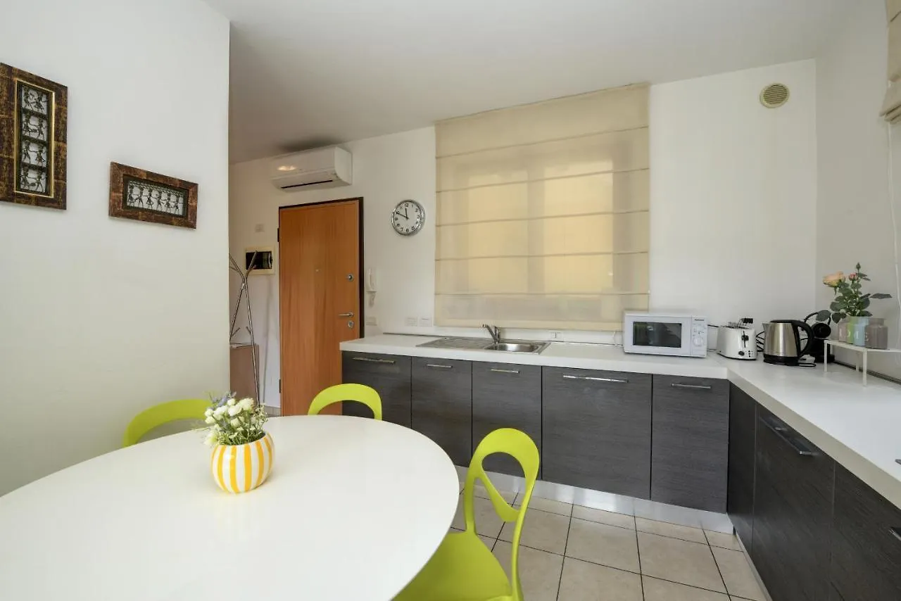 Residence Benacus Apt F4 Σιρμιόνε 0*,  Ιταλία